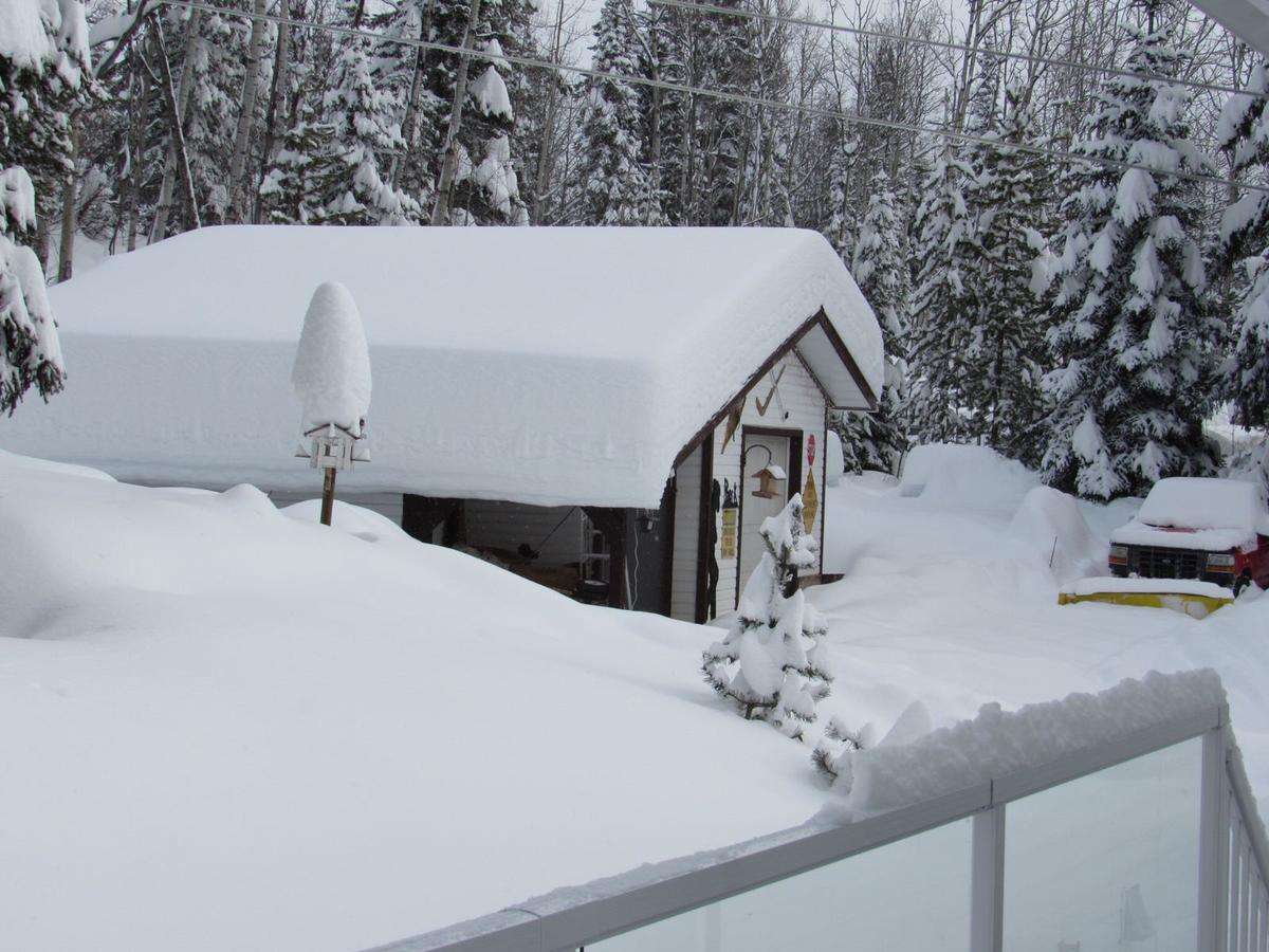 Silvern Lake Trail Bed And Breakfast Smithers Exterior photo