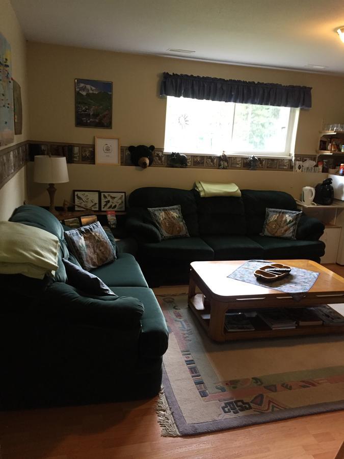 Silvern Lake Trail Bed And Breakfast Smithers Exterior photo