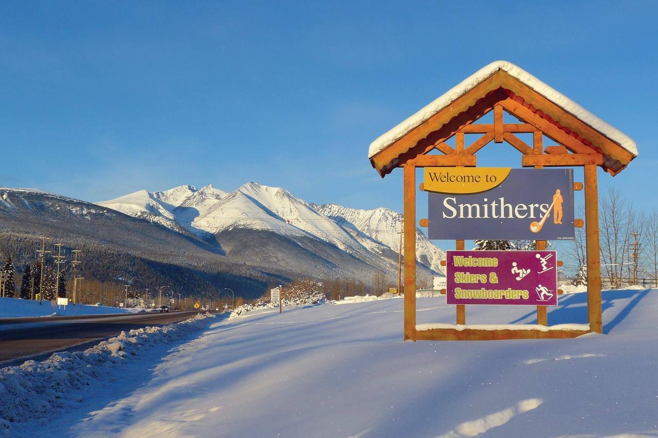 Silvern Lake Trail Bed And Breakfast Smithers Exterior photo