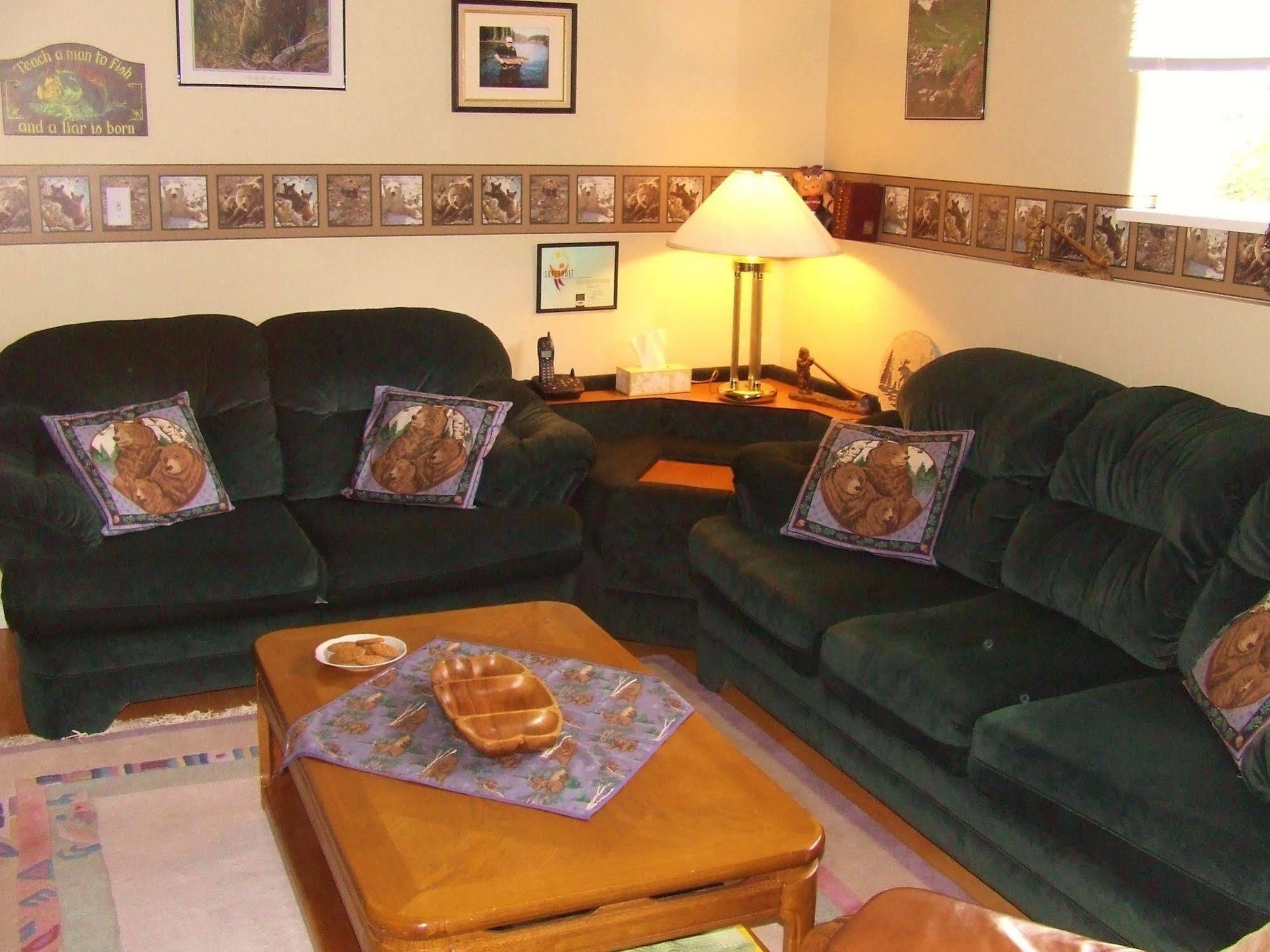 Silvern Lake Trail Bed And Breakfast Smithers Exterior photo