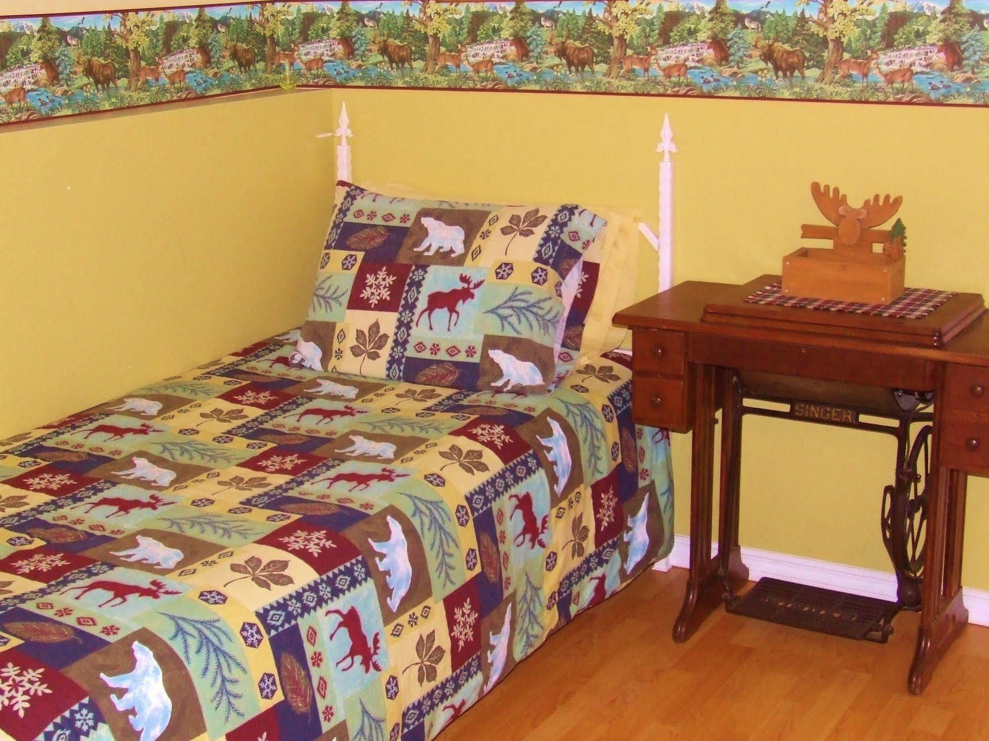 Silvern Lake Trail Bed And Breakfast Smithers Exterior photo