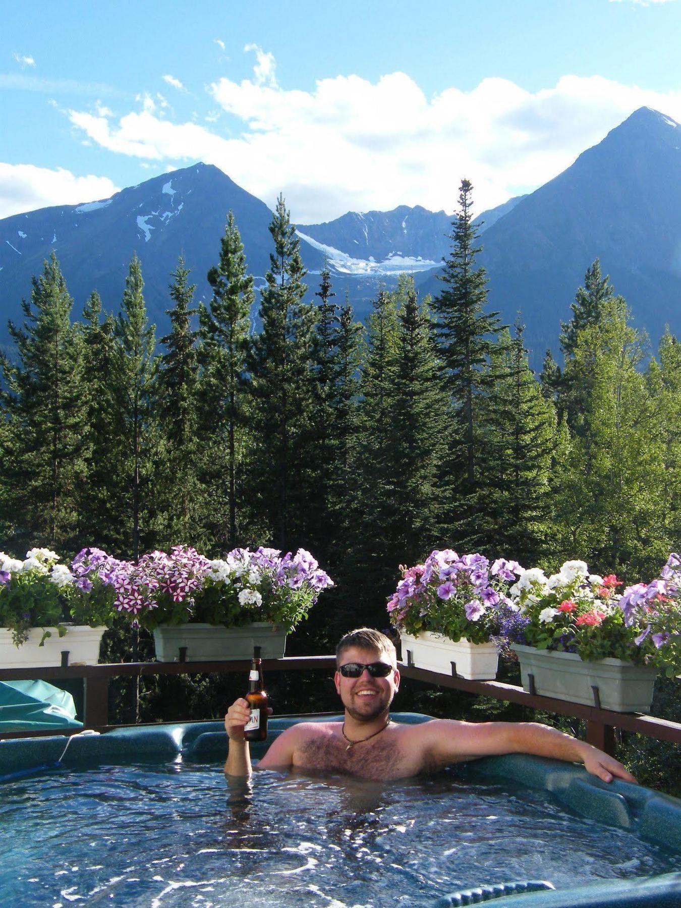 Silvern Lake Trail Bed And Breakfast Smithers Exterior photo